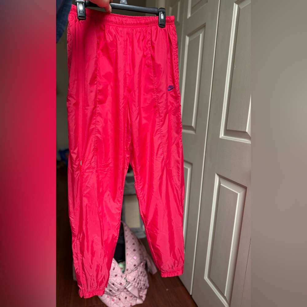 Vintage/Retro Nike sweatpants / training pants / fleece lined 28” waist womens